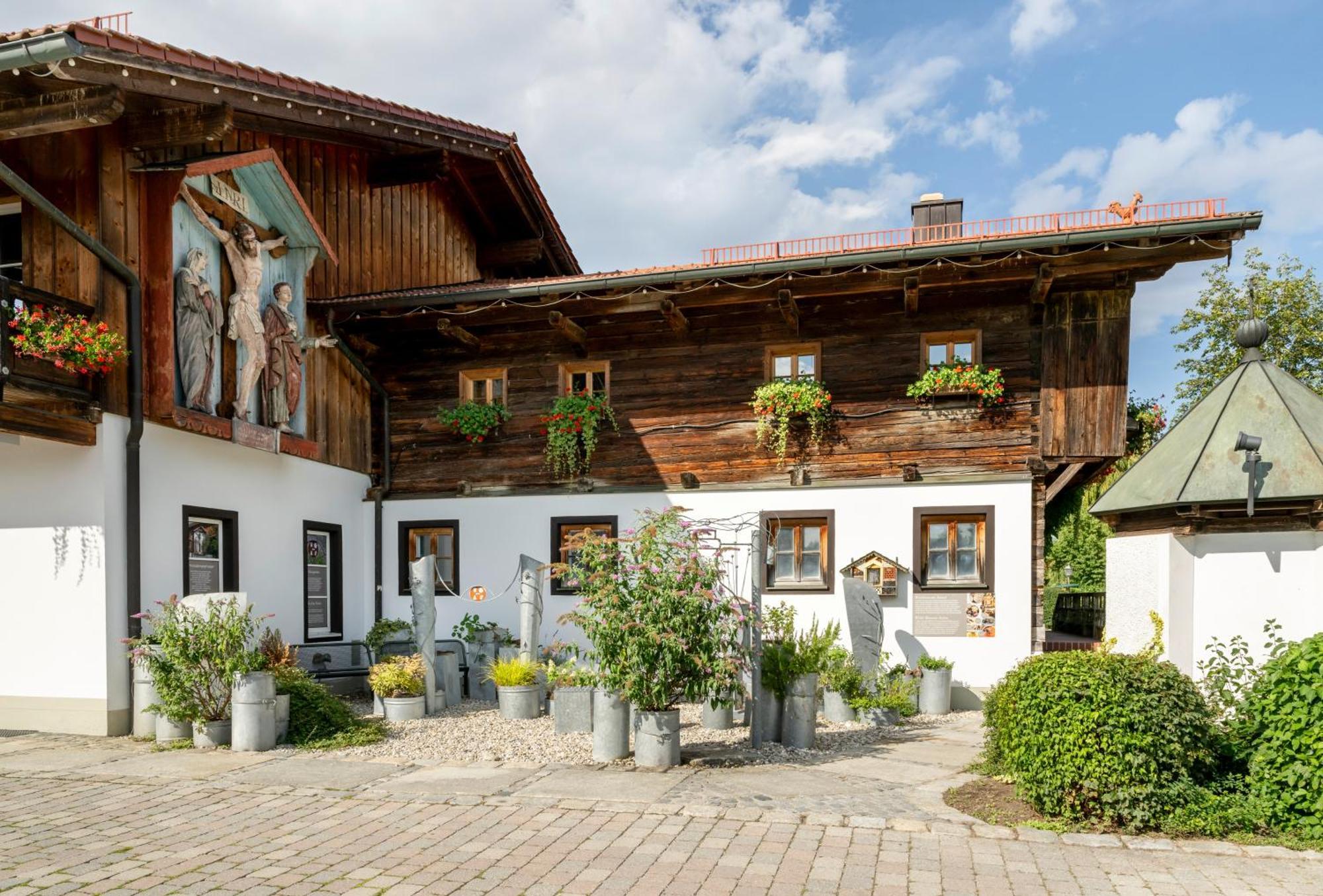 Hotel Am Haslinger Hof Bad Füssing Екстериор снимка